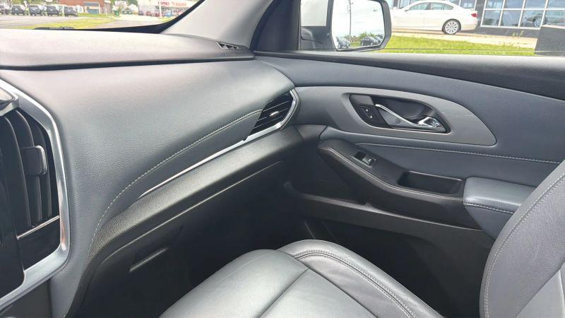 2021 Chevrolet Traverse FWD LT Leather