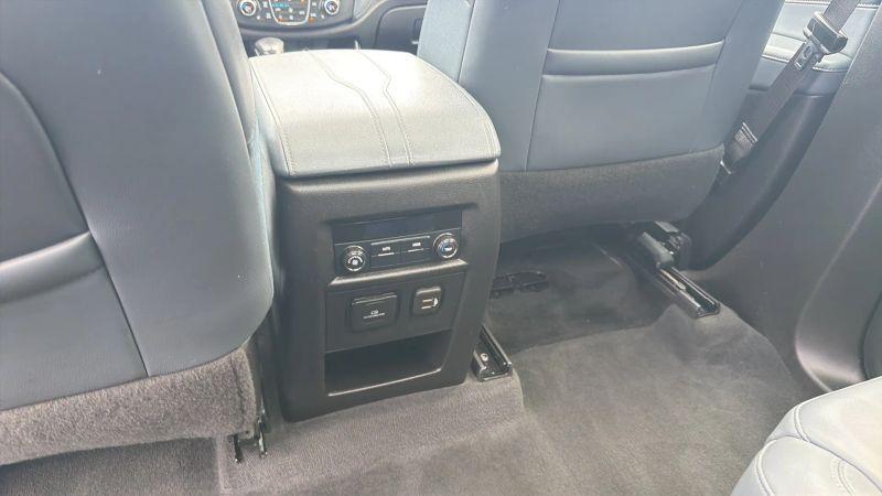 2021 Chevrolet Traverse FWD LT Leather