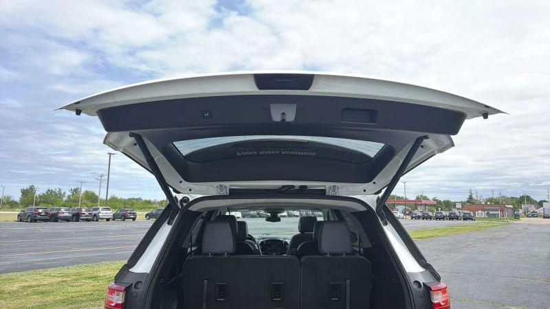 2021 Chevrolet Traverse FWD LT Leather