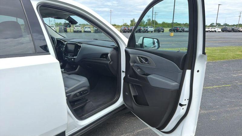 2021 Chevrolet Traverse FWD LT Leather