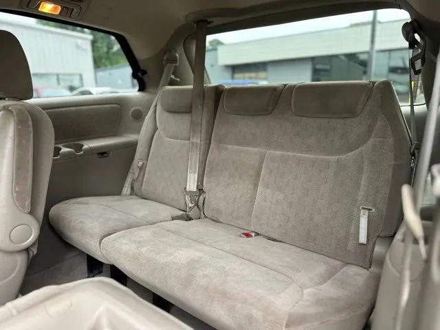 2004 Toyota Sienna XLE