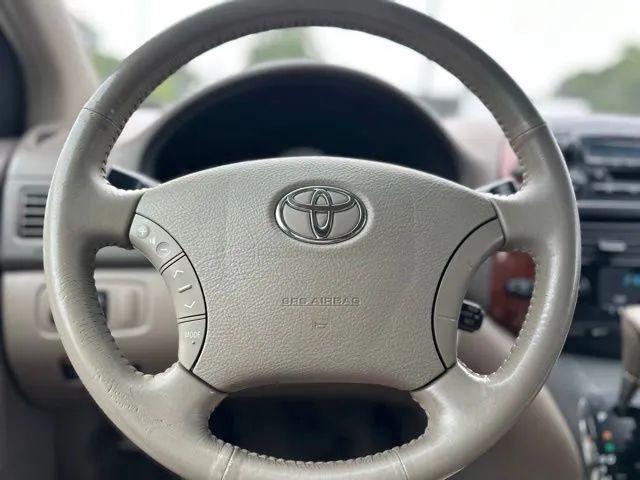 2004 Toyota Sienna XLE