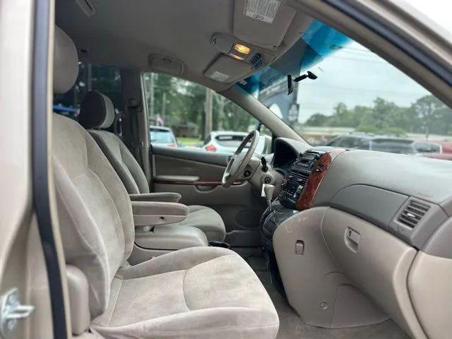 2004 Toyota Sienna XLE