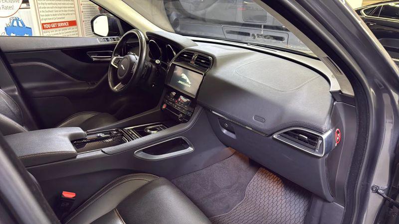 2019 Jaguar F-PACE 30t Prestige