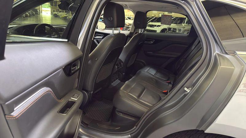 2019 Jaguar F-PACE 30t Prestige