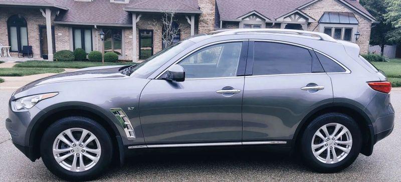 2017 INFINITI QX70 3.7