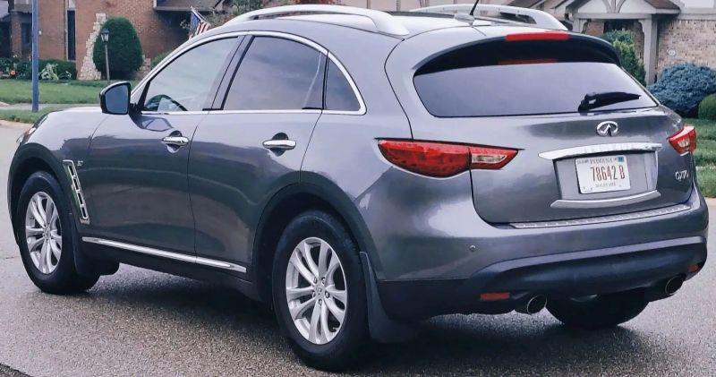 2017 INFINITI QX70 3.7