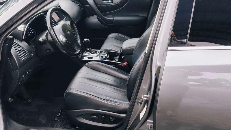 2017 INFINITI QX70 3.7