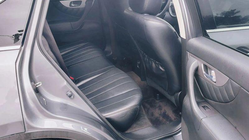 2017 INFINITI QX70 3.7