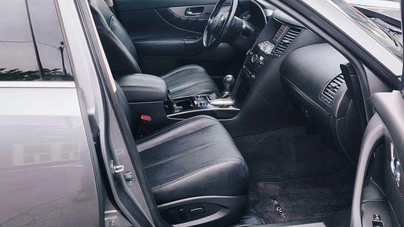 2017 INFINITI QX70 3.7