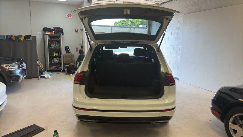 2021 Volkswagen Tiguan 2.0T SE R-Line Black