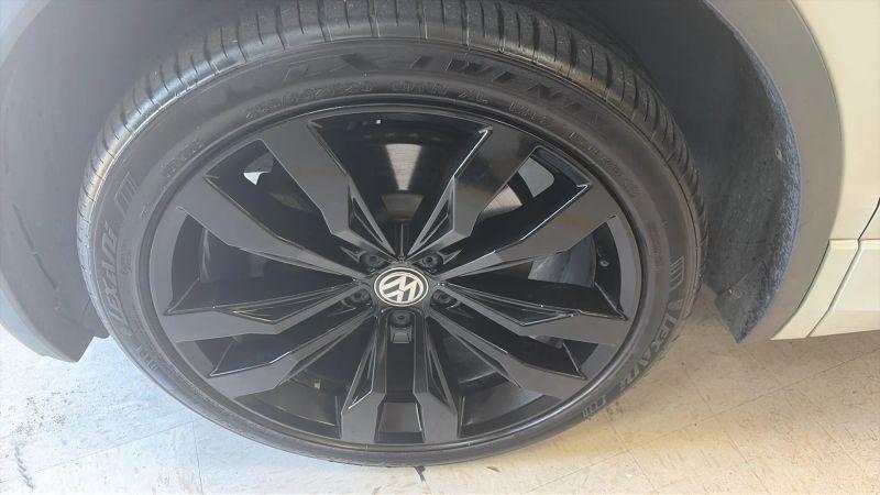 2021 Volkswagen Tiguan 2.0T SE R-Line Black
