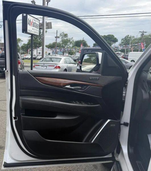 2018 Cadillac Escalade ESV Luxury