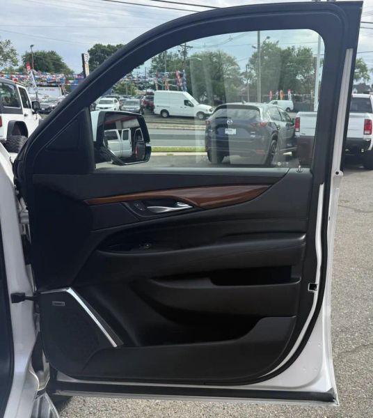2018 Cadillac Escalade ESV Luxury