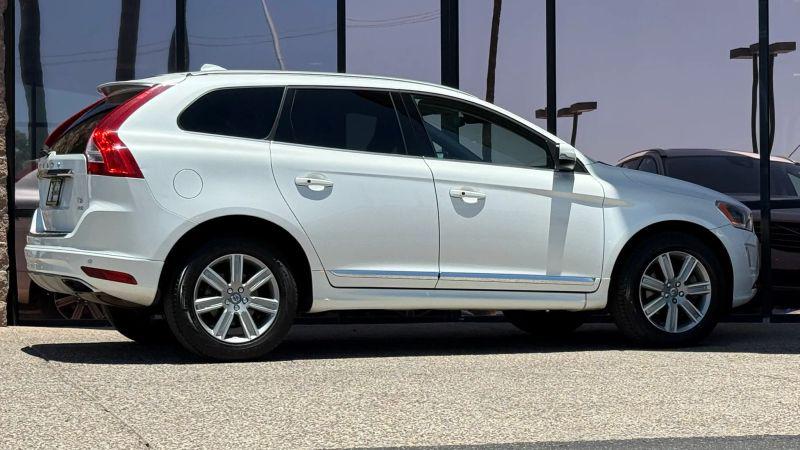 2017 Volvo XC60 T5 Inscription