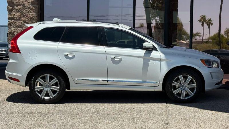 2017 Volvo XC60 T5 Inscription