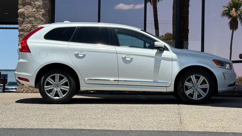 2017 Volvo XC60 T5 Inscription