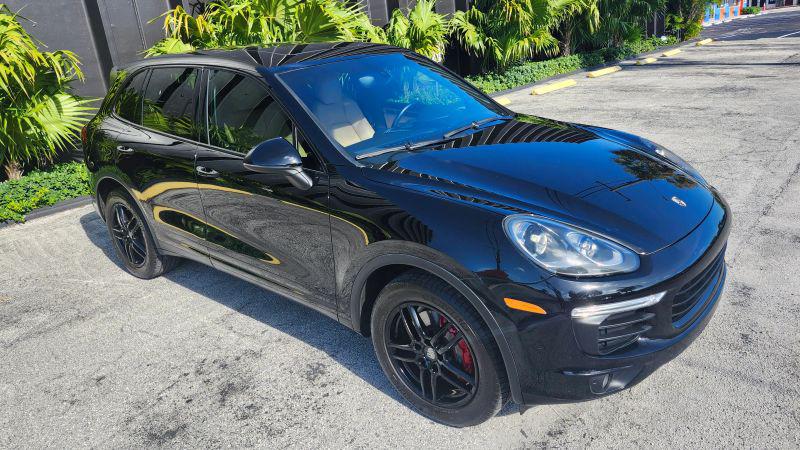 2017 Porsche Cayenne Base