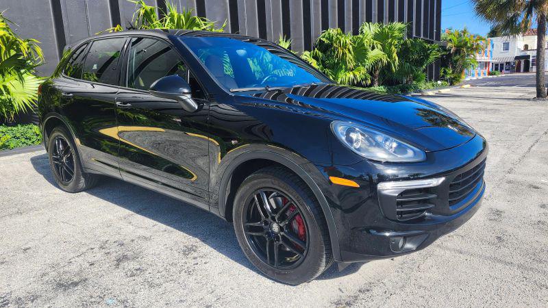 2017 Porsche Cayenne Base