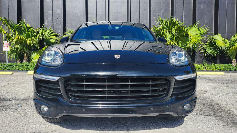2017 Porsche Cayenne Base