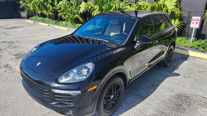 2017 Porsche Cayenne Base
