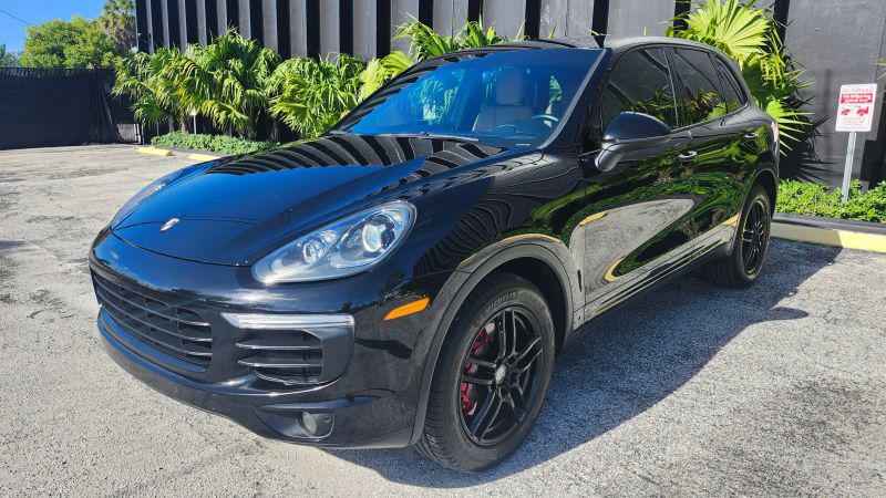 2017 Porsche Cayenne Base