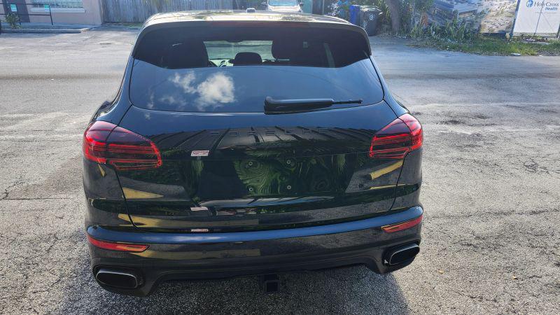 2017 Porsche Cayenne Base