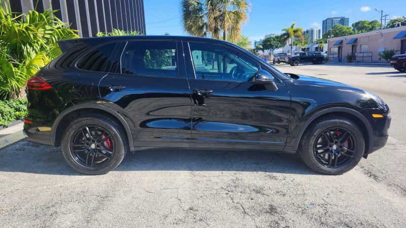 2017 Porsche Cayenne Base
