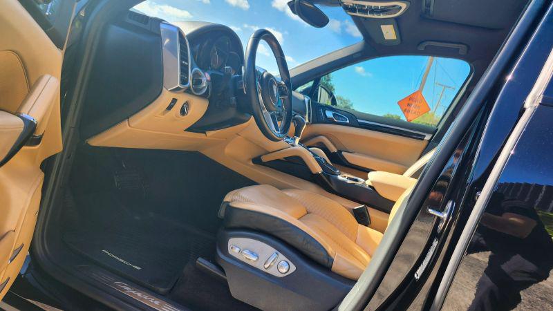 2017 Porsche Cayenne Base