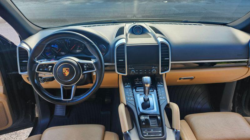 2017 Porsche Cayenne Base