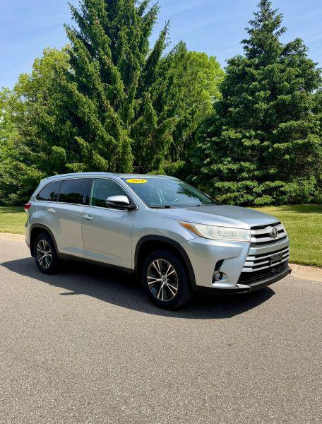 2019 Toyota Highlander XLE for sale in Grand Rapids, MI