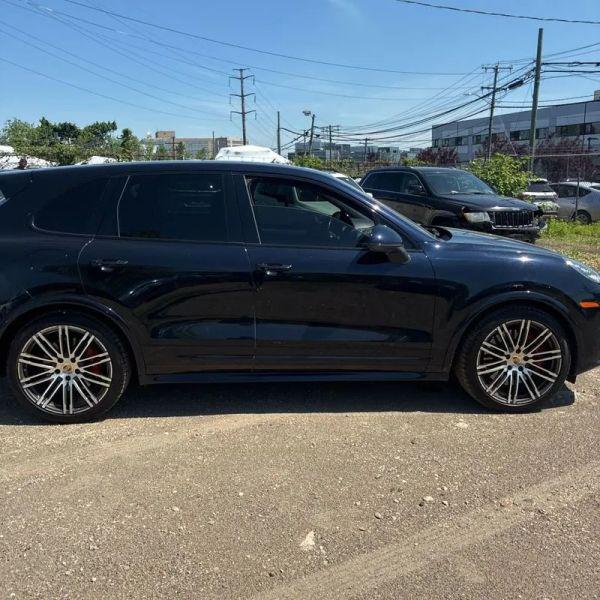 2016 Porsche Cayenne GTS
