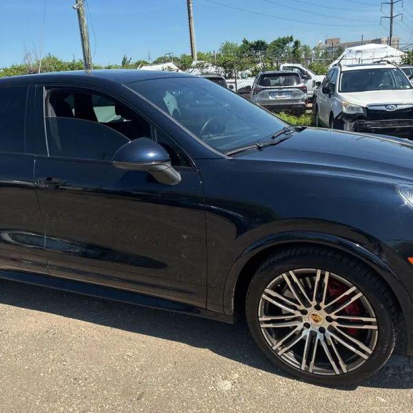 2016 Porsche Cayenne GTS