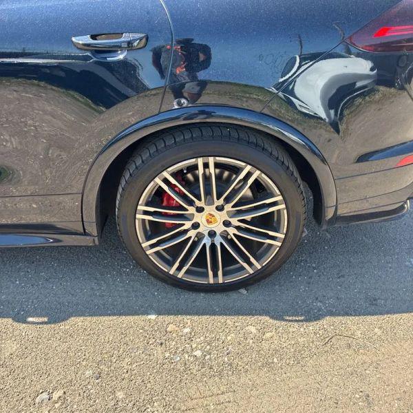 2016 Porsche Cayenne GTS