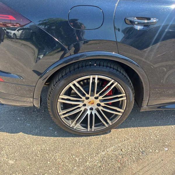 2016 Porsche Cayenne GTS