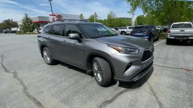2026 Toyota Highlander Platinum