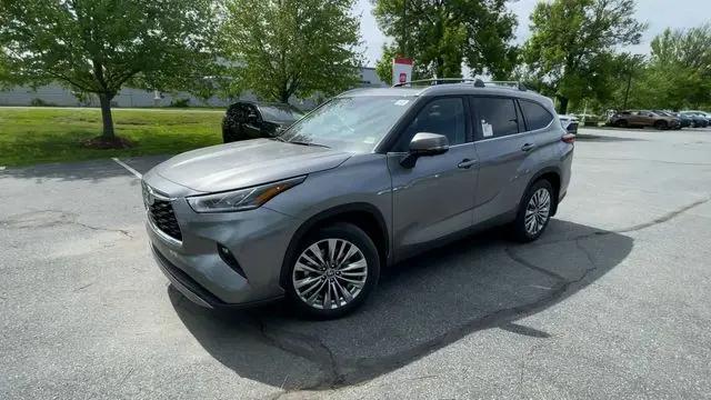 2026 Toyota Highlander Platinum
