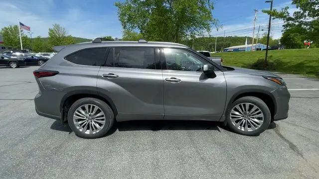 2026 Toyota Highlander Platinum