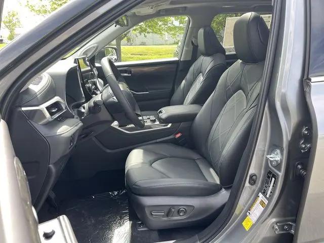 2026 Toyota Highlander Platinum