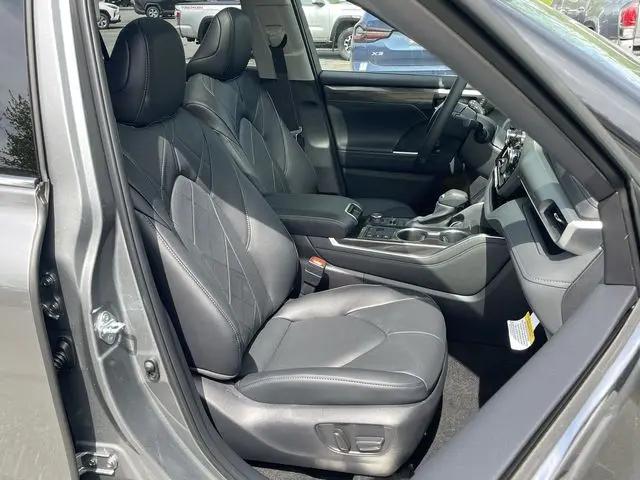 2026 Toyota Highlander Platinum
