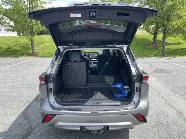 2026 Toyota Highlander Platinum