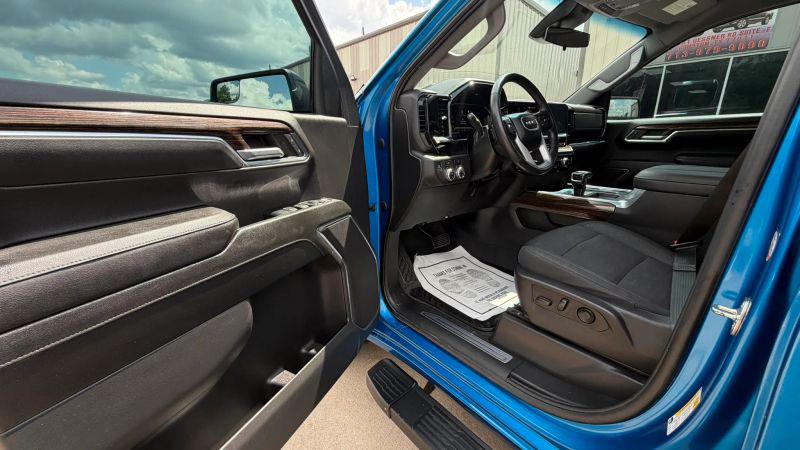 2023 GMC Sierra 1500 4WD Crew Cab Short Box Elevation with 3SB