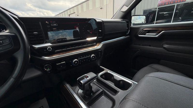 2023 GMC Sierra 1500 4WD Crew Cab Short Box Elevation with 3SB