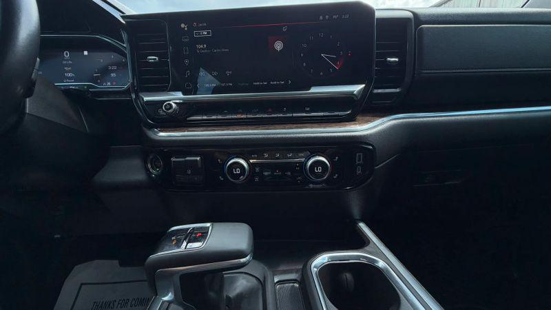 2023 GMC Sierra 1500 4WD Crew Cab Short Box Elevation with 3SB