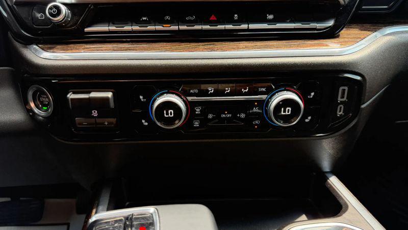 2023 GMC Sierra 1500 4WD Crew Cab Short Box Elevation with 3SB