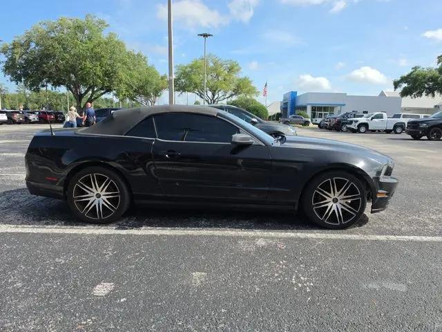 2014 Ford Mustang V6