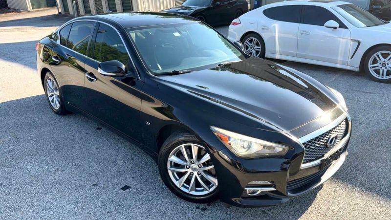 2015 INFINITI Q50 Premium