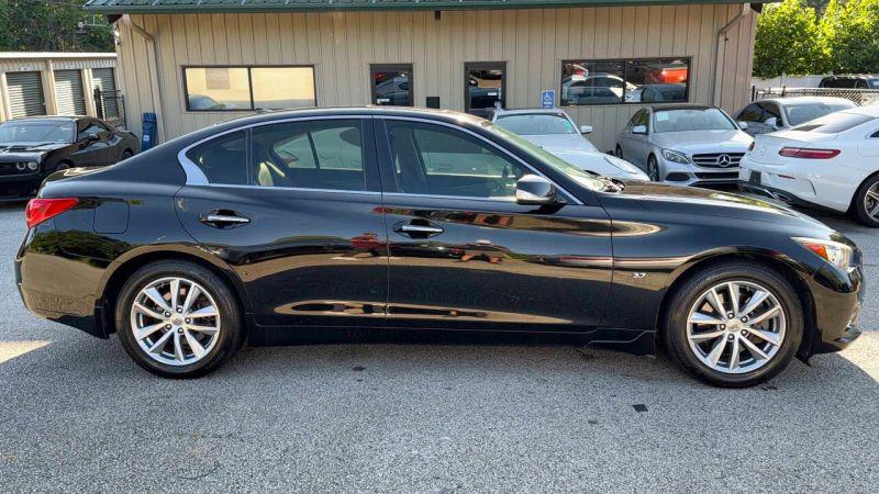 2015 INFINITI Q50 Premium