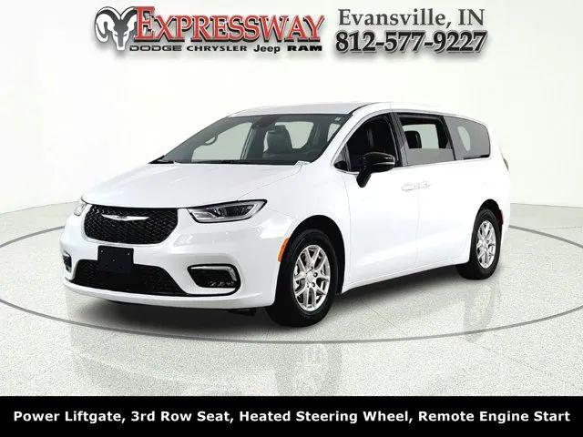 2025 Chrysler Pacifica Select for sale in Evansville, IN