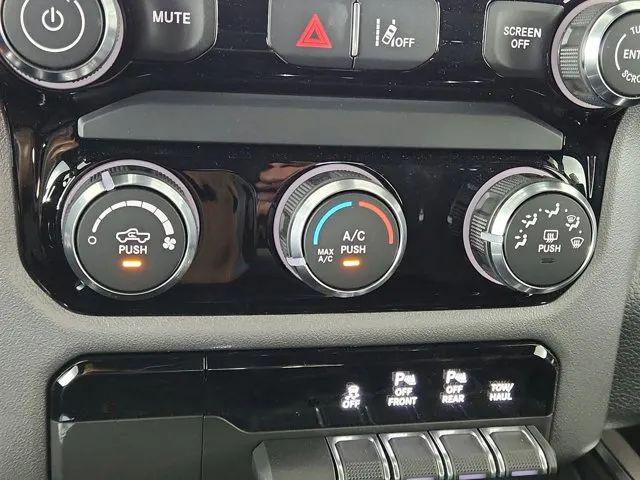 2026 Ram 1500 Express Crew Cab 4x4 5'7" Box